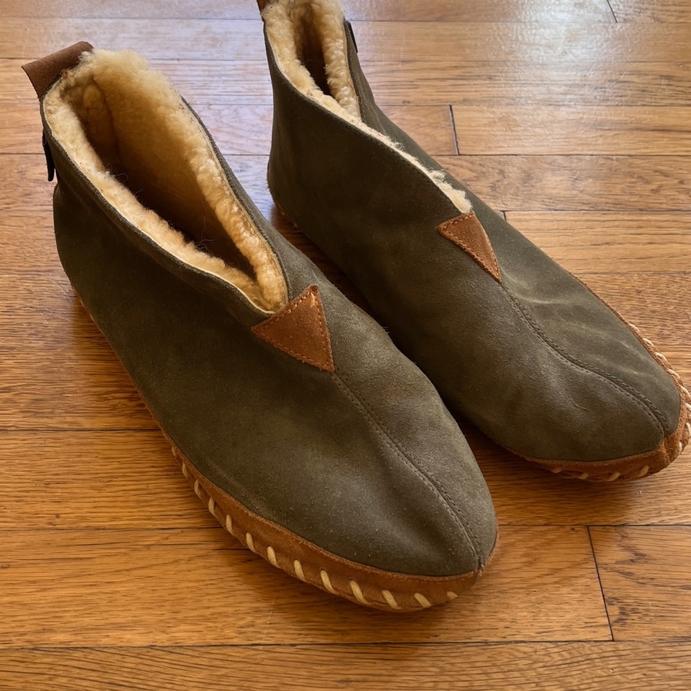 Men’s LL Bean slippers or loafers